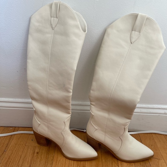 Billini Shoes - BRAND NEW, NEVER WORN — Billini Off White Cowboy Boots, Size 8
